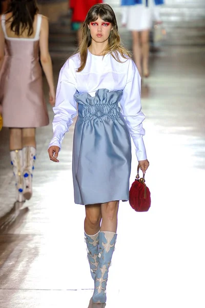 Look 33